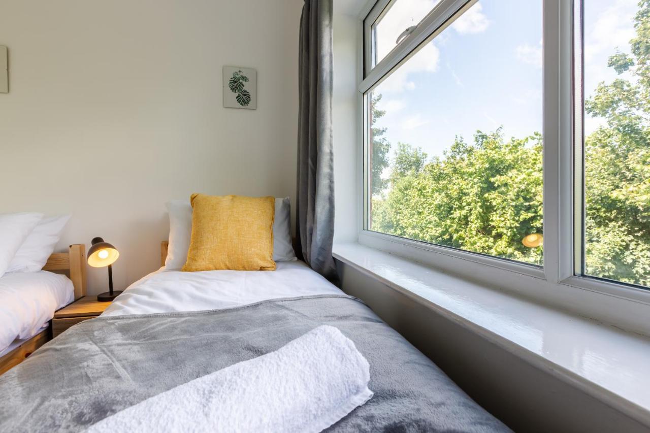 1 Mile To Etihad Stadium & Coop Arena, Free Parking, 7 Ppl Villa Manchester Exterior photo